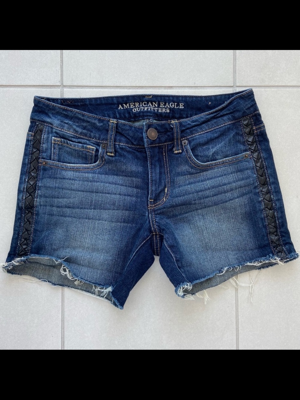 American Eagle Outfitters Dark Blue Denim Jean Shorts – Raw Hem Stretch | Size 6